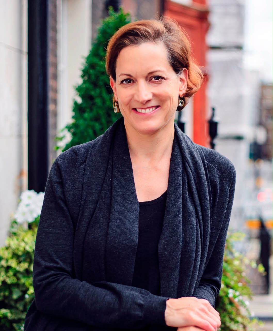 EUA tentarão interferir na eleição do Brasil, diz Anne Applebaum