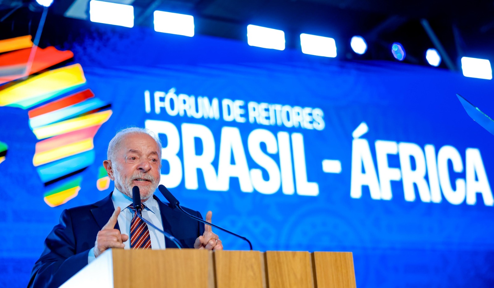 Lula critica extrema direita e diz que há tentativa de “calar” educação e ciência